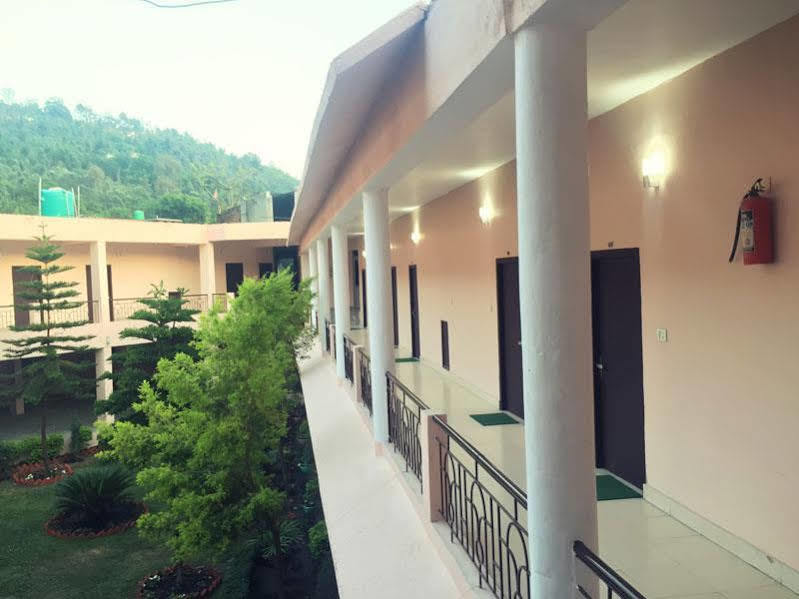 Kanara Hotel Bhīm Tāl エクステリア 写真